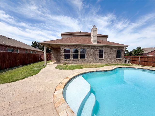 325 Pin Cushion Trail, Burleson, TX 76028