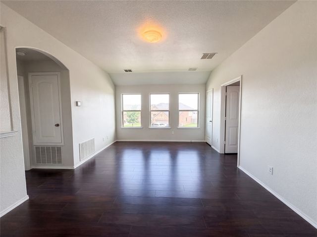 325 Pin Cushion Trail, Burleson, TX 76028