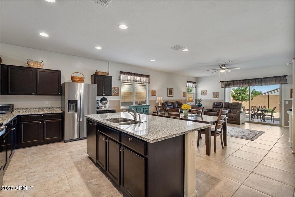 Image 23 of property listing at 1242 E Lee Place, Casa Grande, AZ 85122