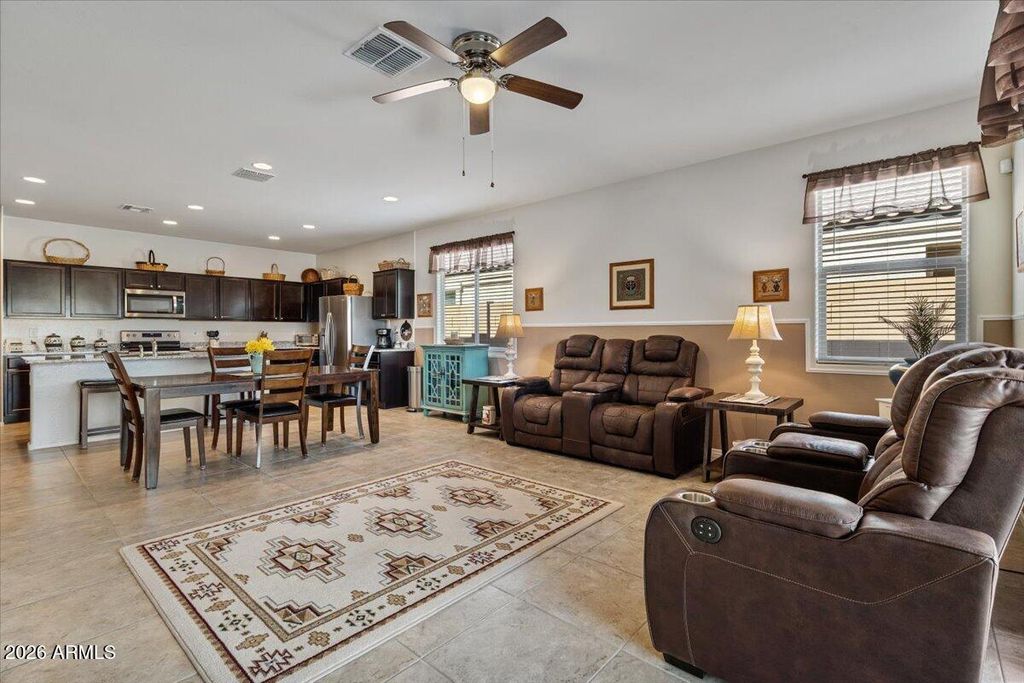 Image 30 of property listing at 1242 E Lee Place, Casa Grande, AZ 85122