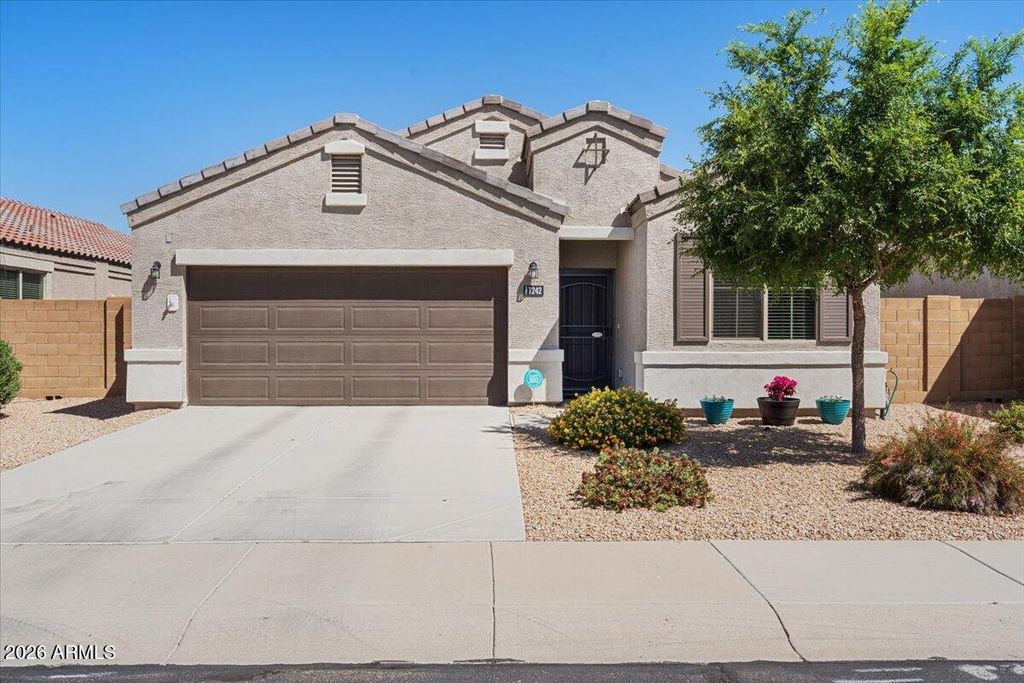 Image 4 of property listing at 1242 E Lee Place, Casa Grande, AZ 85122