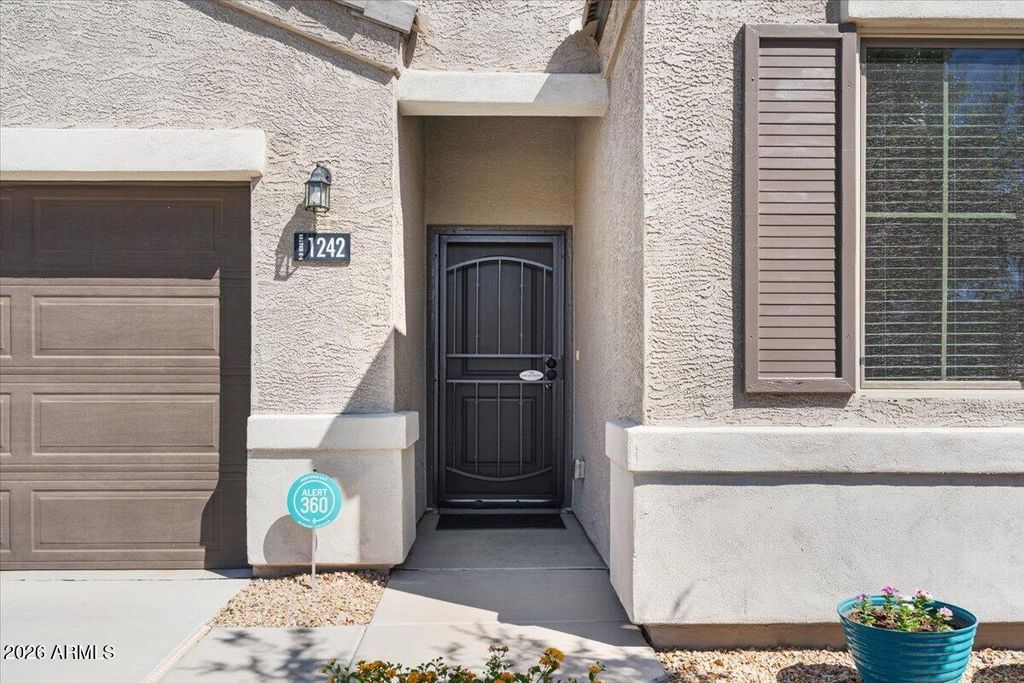 Image 6 of property listing at 1242 E Lee Place, Casa Grande, AZ 85122