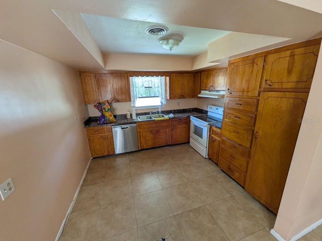 4462 46TH AVENUE N, St Petersburg, FL 33714