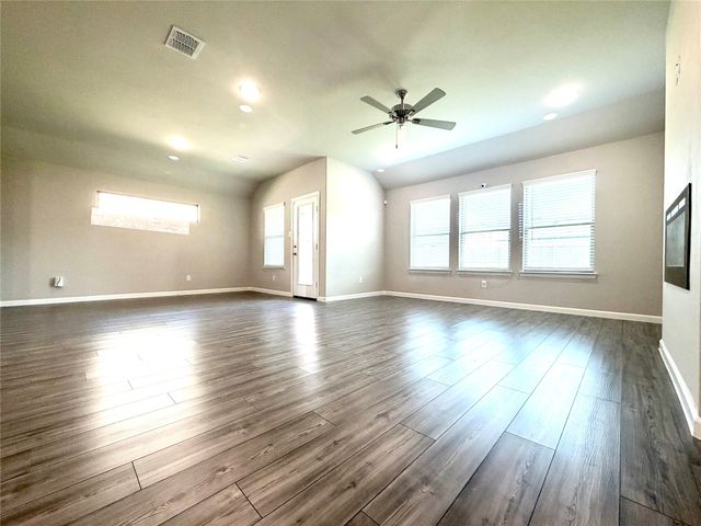 218 Brookview Drive, Lavon, TX 75166