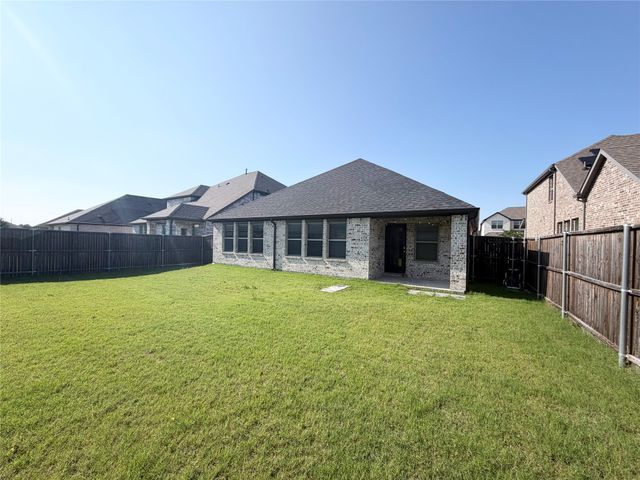 218 Brookview Drive, Lavon, TX 75166