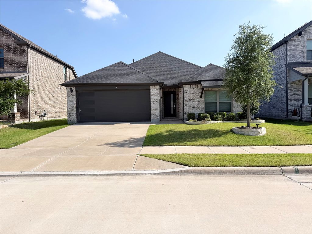 218 Brookview Drive, Lavon, TX 75166