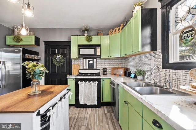 557 N EAST AVE, Vineland, NJ 08360