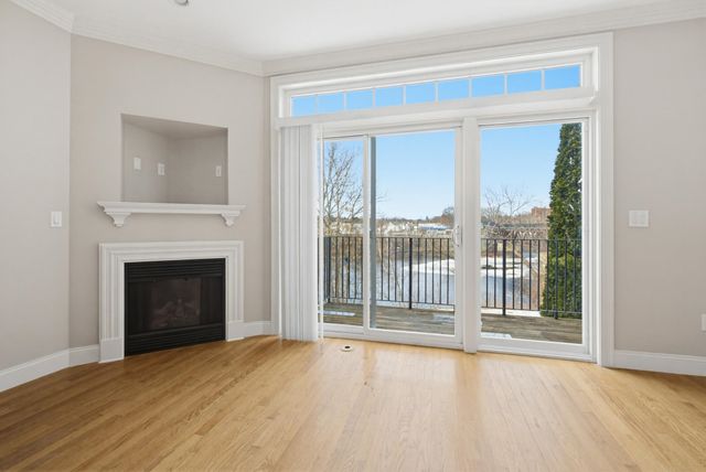 107 Riverwalk Way, Manchester, NH 03101