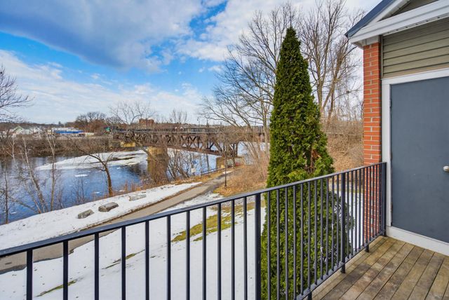 107 Riverwalk Way, Manchester, NH 03101