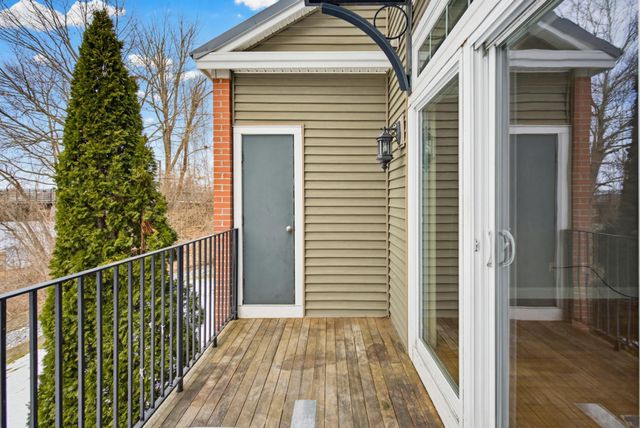 107 Riverwalk Way, Manchester, NH 03101