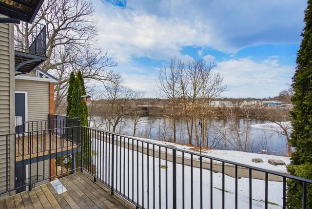 107 Riverwalk Way, Manchester, NH 03101