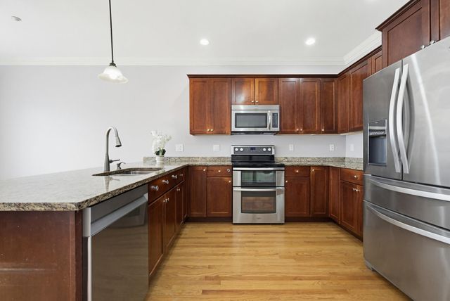 107 Riverwalk Way, Manchester, NH 03101