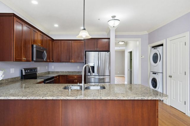 107 Riverwalk Way, Manchester, NH 03101