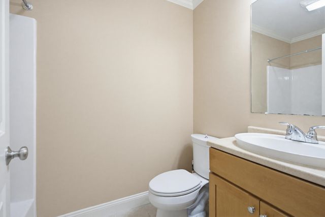 107 Riverwalk Way, Manchester, NH 03101