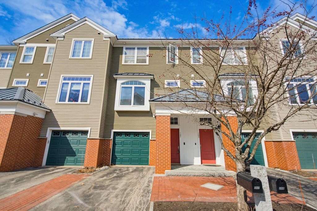 107 Riverwalk Way, Manchester, NH 03101