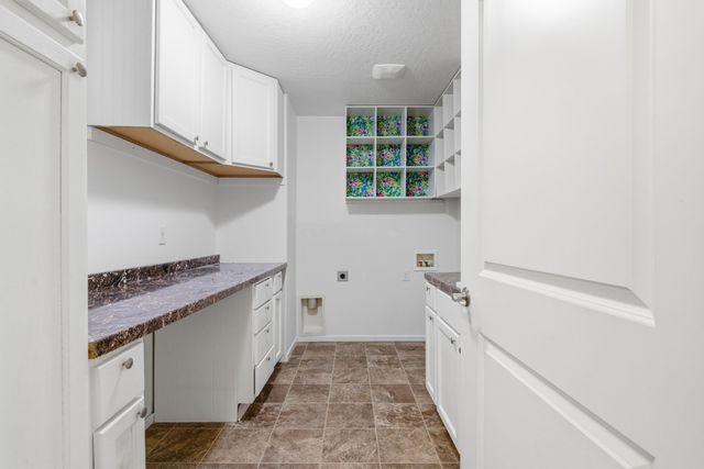 2610 W Parkway Dr, Spokane, WA 99208