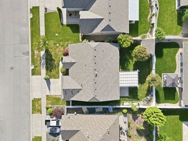 2610 W Parkway Dr, Spokane, WA 99208