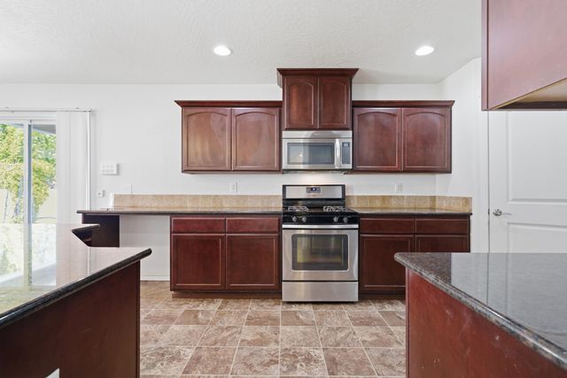 2610 W Parkway Dr, Spokane, WA 99208