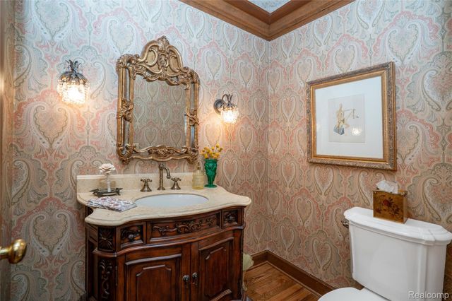 32870 Bingham Lane, Bingham Farms Village, MI 48025