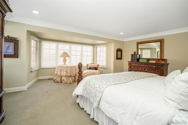 32870 Bingham Lane, Bingham Farms Village, MI 48025