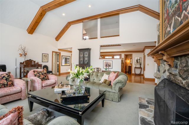 32870 Bingham Lane, Bingham Farms Village, MI 48025