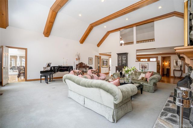 32870 Bingham Lane, Bingham Farms Village, MI 48025