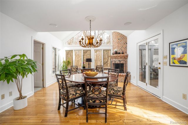 32870 Bingham Lane, Bingham Farms Village, MI 48025