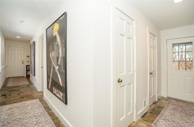 32870 Bingham Lane, Bingham Farms Village, MI 48025