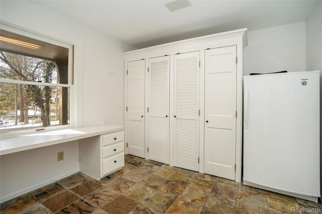 32870 Bingham Lane, Bingham Farms Village, MI 48025