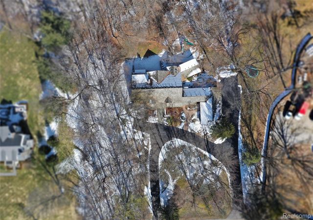 32870 Bingham Lane, Bingham Farms Village, MI 48025