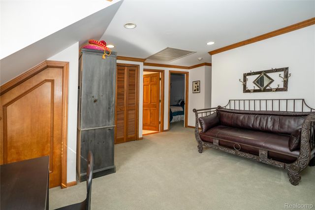 32870 Bingham Lane, Bingham Farms Village, MI 48025