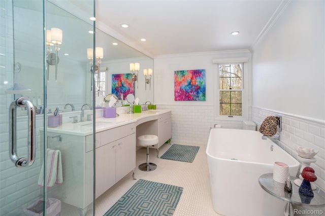 32870 Bingham Lane, Bingham Farms Village, MI 48025