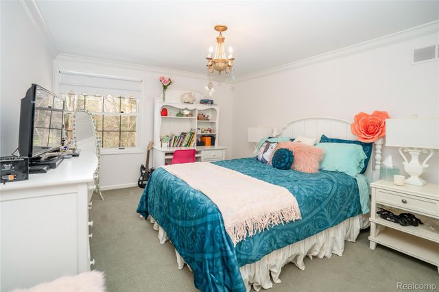 32870 Bingham Lane, Bingham Farms Village, MI 48025