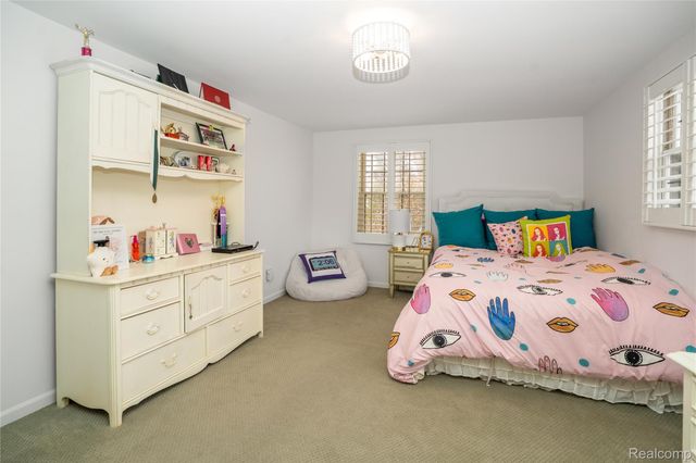 32870 Bingham Lane, Bingham Farms Village, MI 48025