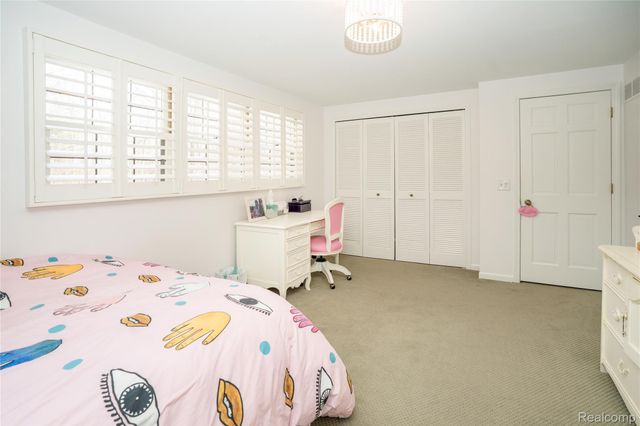 32870 Bingham Lane, Bingham Farms Village, MI 48025