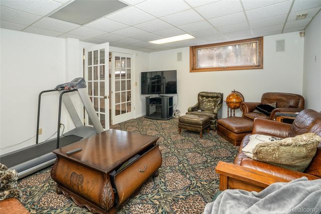 32870 Bingham Lane, Bingham Farms Village, MI 48025