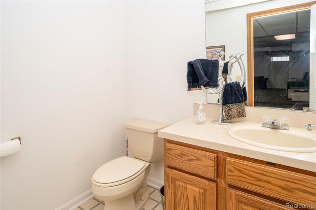 32870 Bingham Lane, Bingham Farms Village, MI 48025