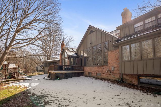 32870 Bingham Lane, Bingham Farms Village, MI 48025