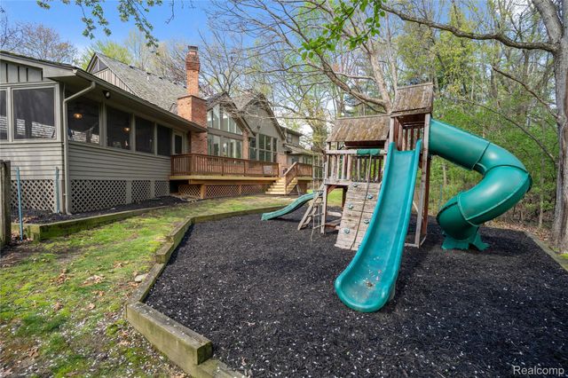 32870 Bingham Lane, Bingham Farms Village, MI 48025