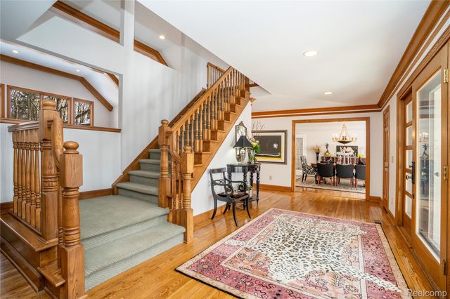 32870 Bingham Lane, Bingham Farms Village, MI 48025