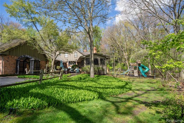 32870 Bingham Lane, Bingham Farms Village, MI 48025