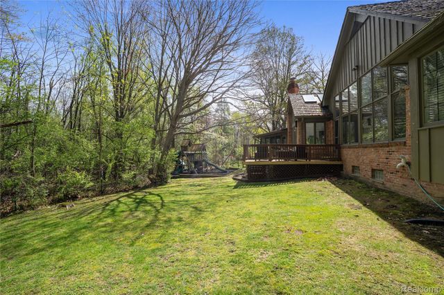 32870 Bingham Lane, Bingham Farms Village, MI 48025