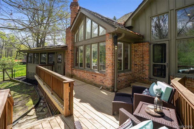 32870 Bingham Lane, Bingham Farms Village, MI 48025