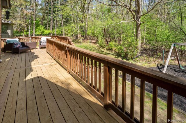 32870 Bingham Lane, Bingham Farms Village, MI 48025
