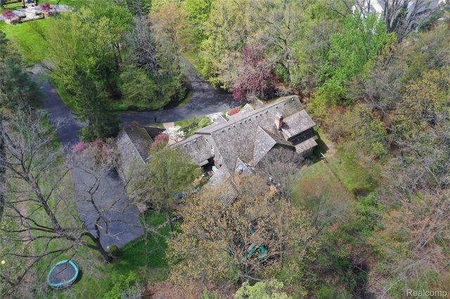 32870 Bingham Lane, Bingham Farms Village, MI 48025