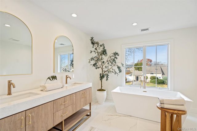 908 Maple Lane, East Meadow, NY 11554