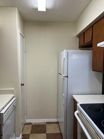 12500 Sandpiper Drive 48, Houston, TX 77035