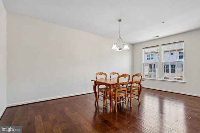 7504 BRUNSON CIR, Gainesville, VA 20155