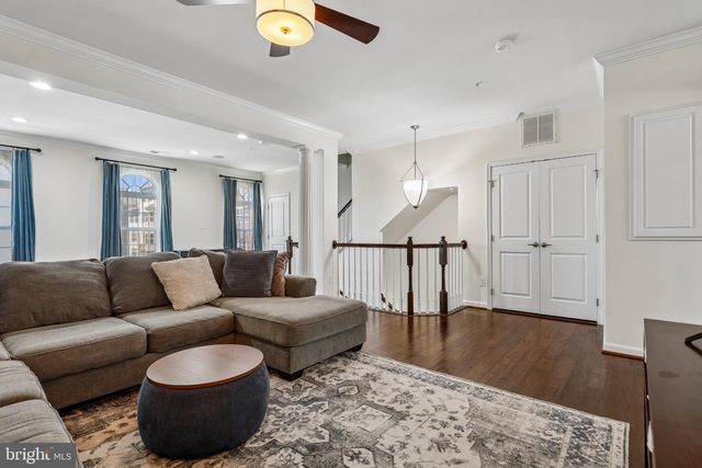 7504 BRUNSON CIR, Gainesville, VA 20155