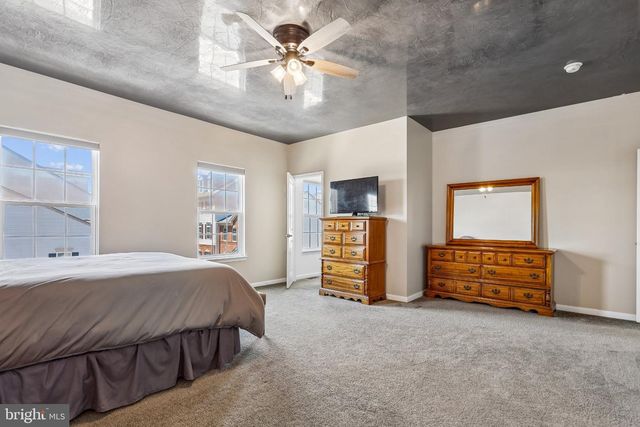 7504 BRUNSON CIR, Gainesville, VA 20155